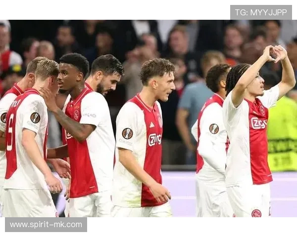 贝西克塔斯边路提速引爆全场，助攻频频彰显进攻威力