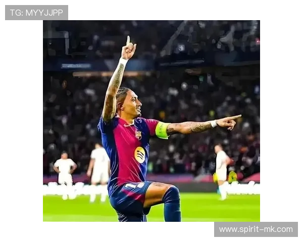 拉菲尼亚身披11号战袍,巴萨新锋线火力全开引期待 拉菲尼亚身披11号战袍,巴萨新锋线火力全开引期待