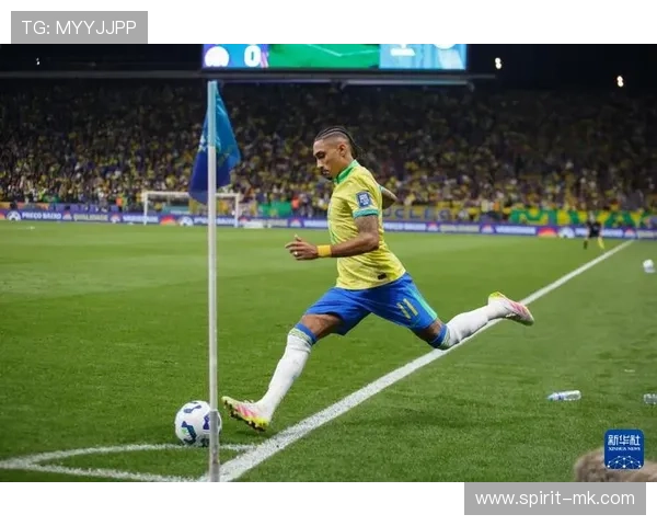 拉菲尼亚与维尼修斯同框引热议：相似表现点燃球迷期待